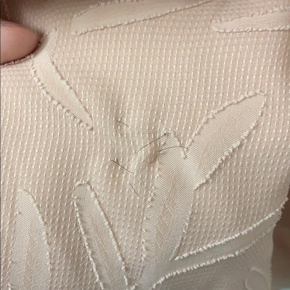 Light weight textured light pink chiffon tank top - Picture 4 of 4